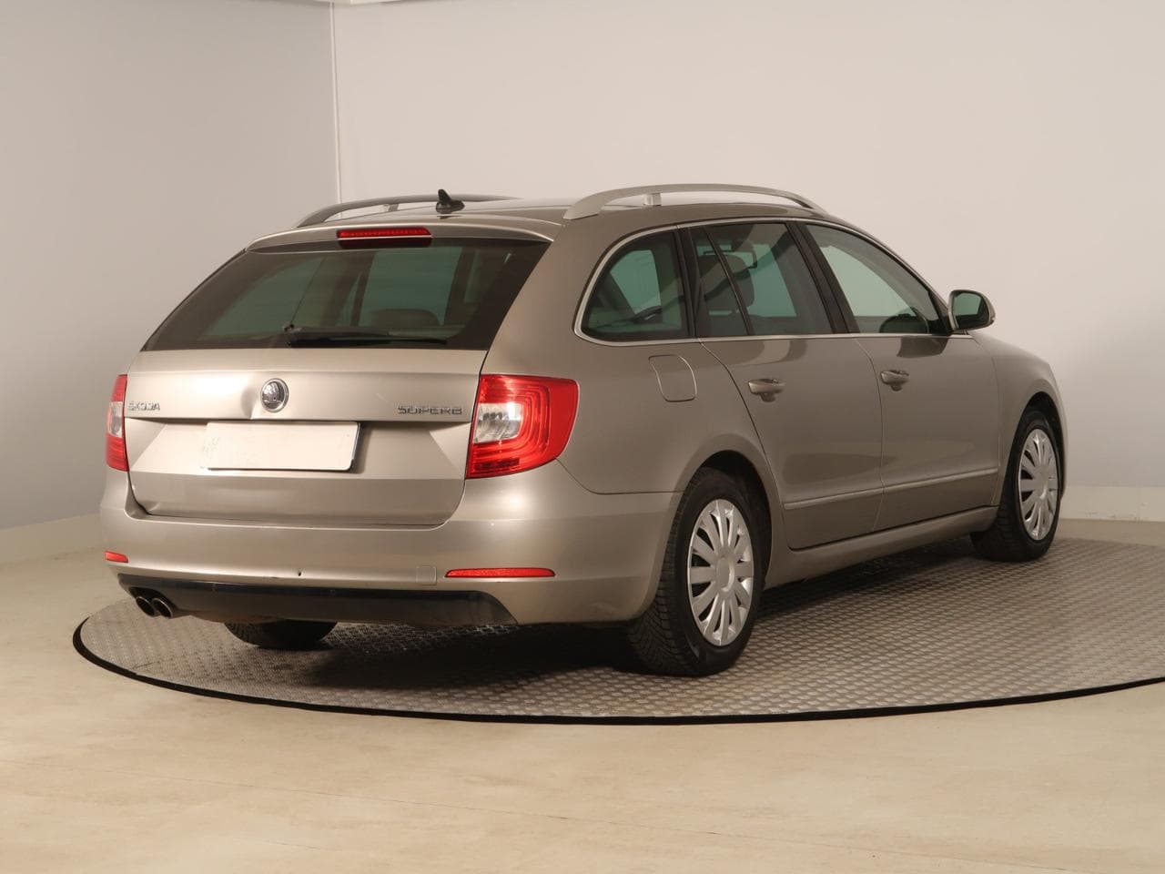 2014 Škoda Superb - 7