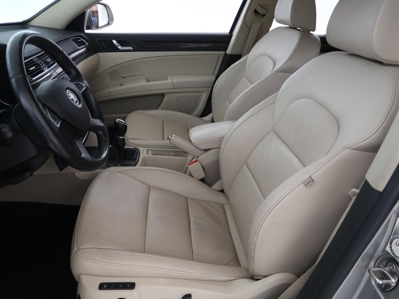 2014 Škoda Superb - 16