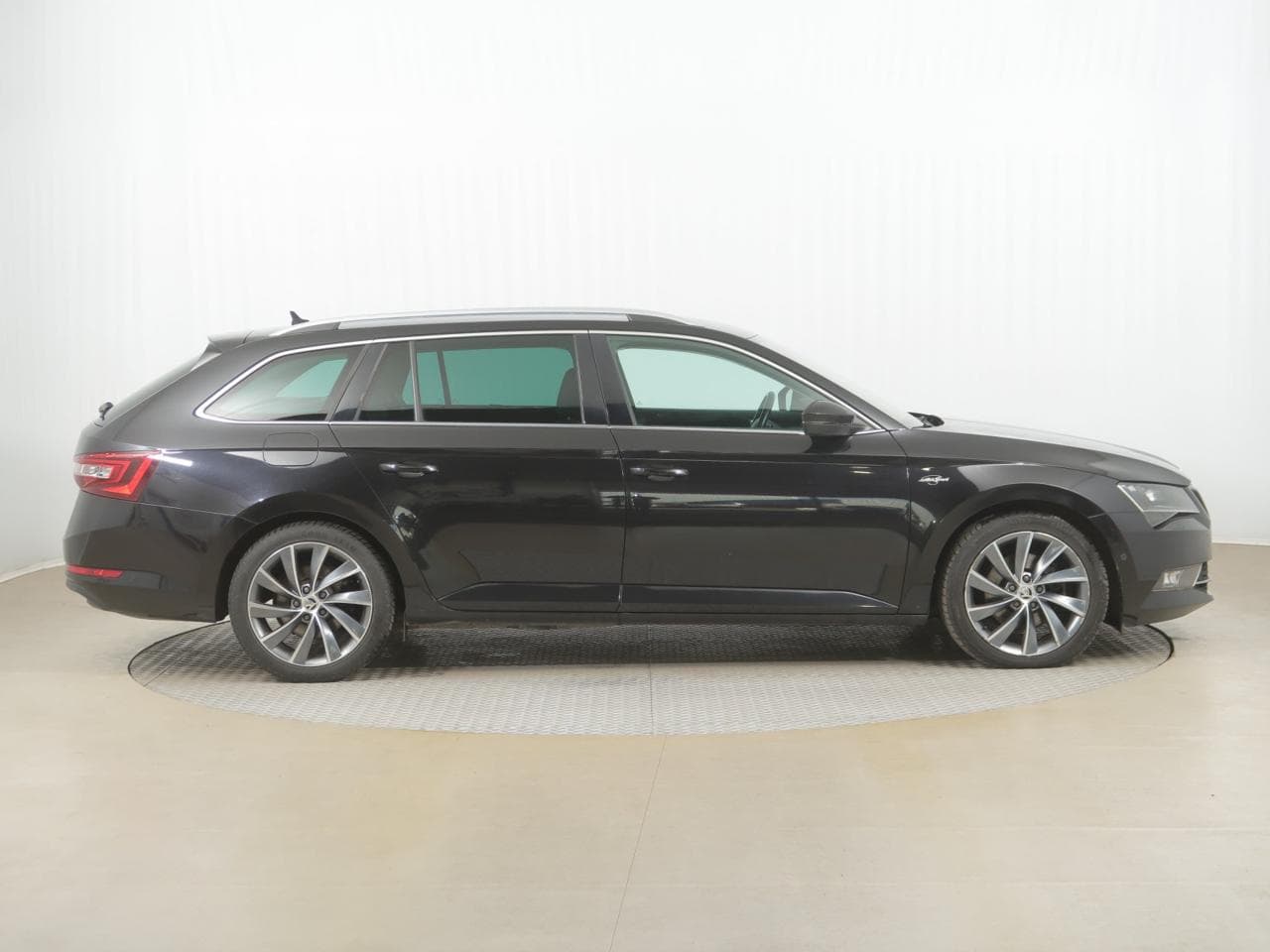 2017 Škoda Superb - 8