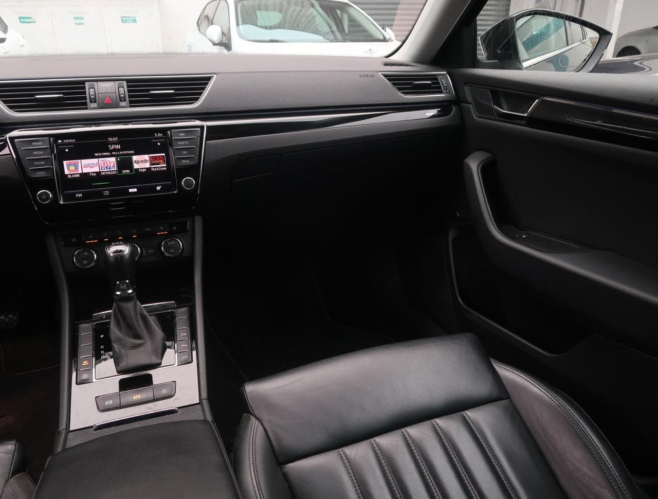 2017 Škoda Superb - 11