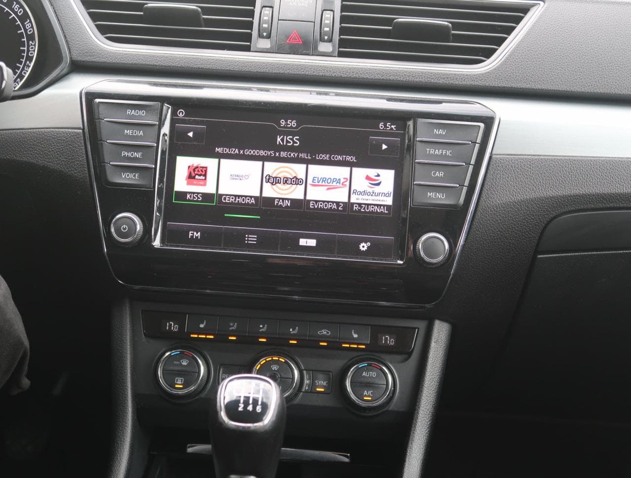 2017 Škoda Superb - 17