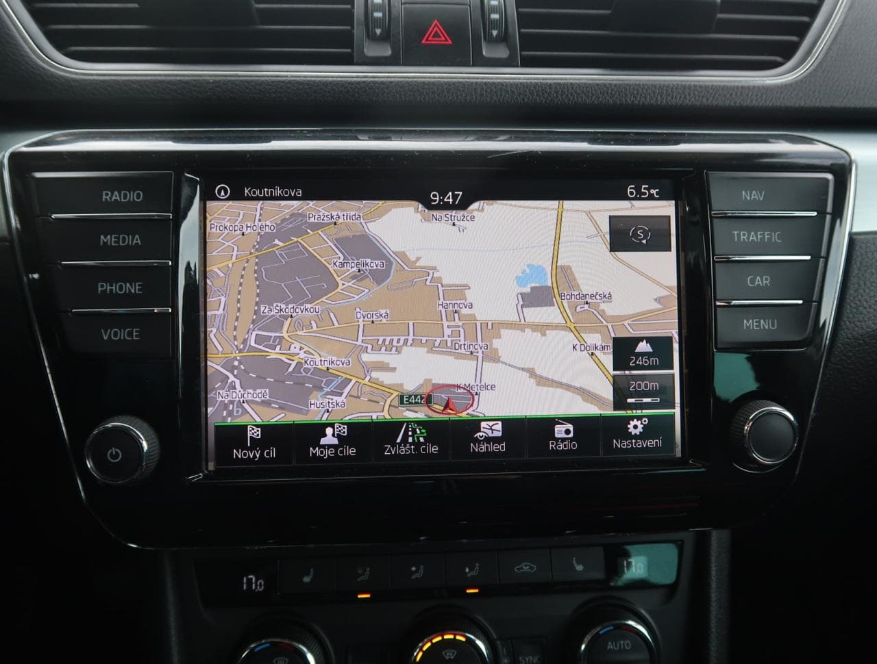 2017 Škoda Superb - 18