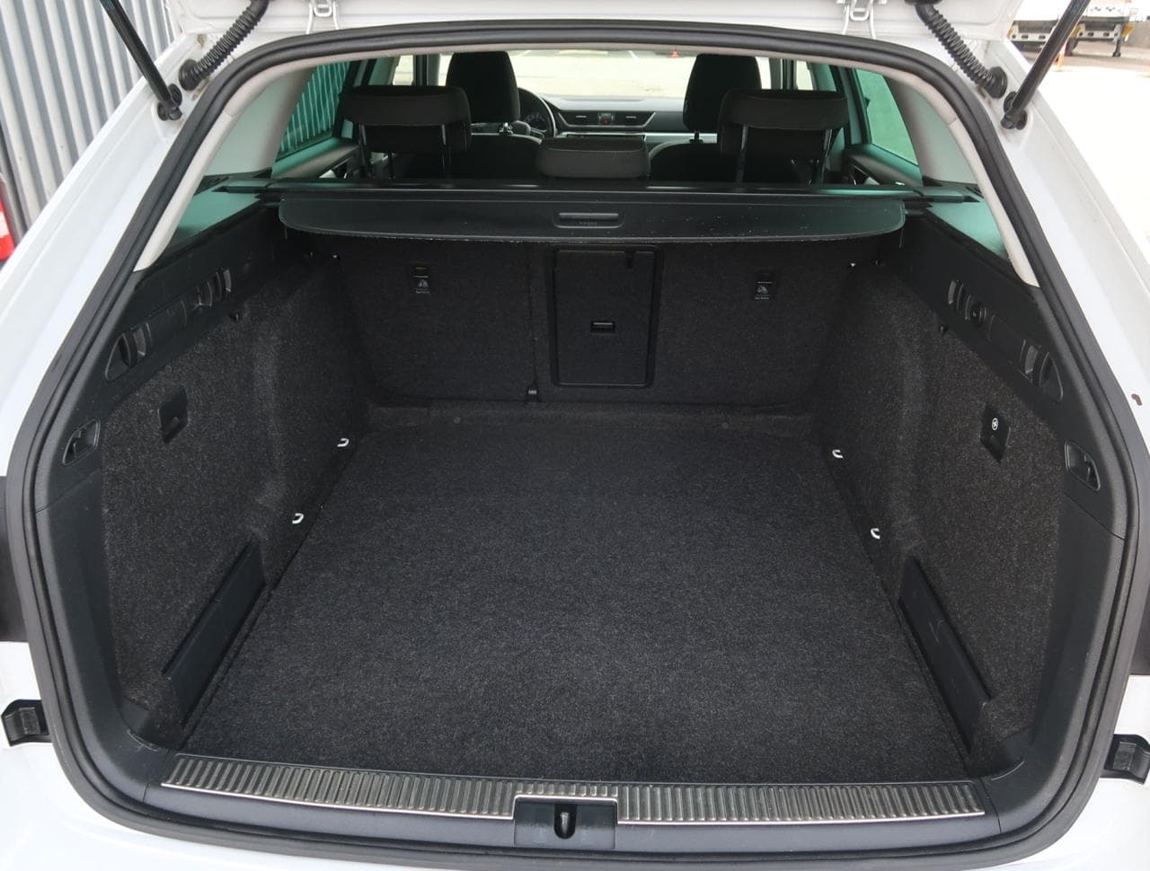 2017 Škoda Superb - 19