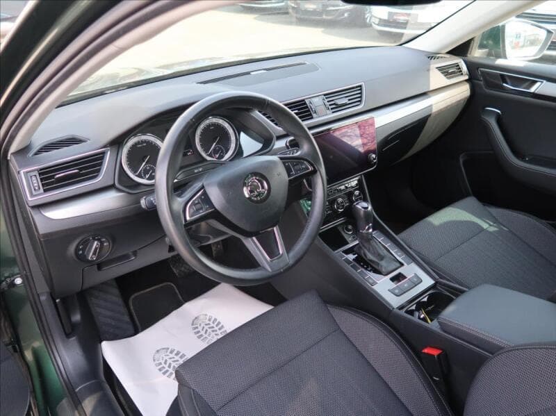 2020 Škoda Superb - 9