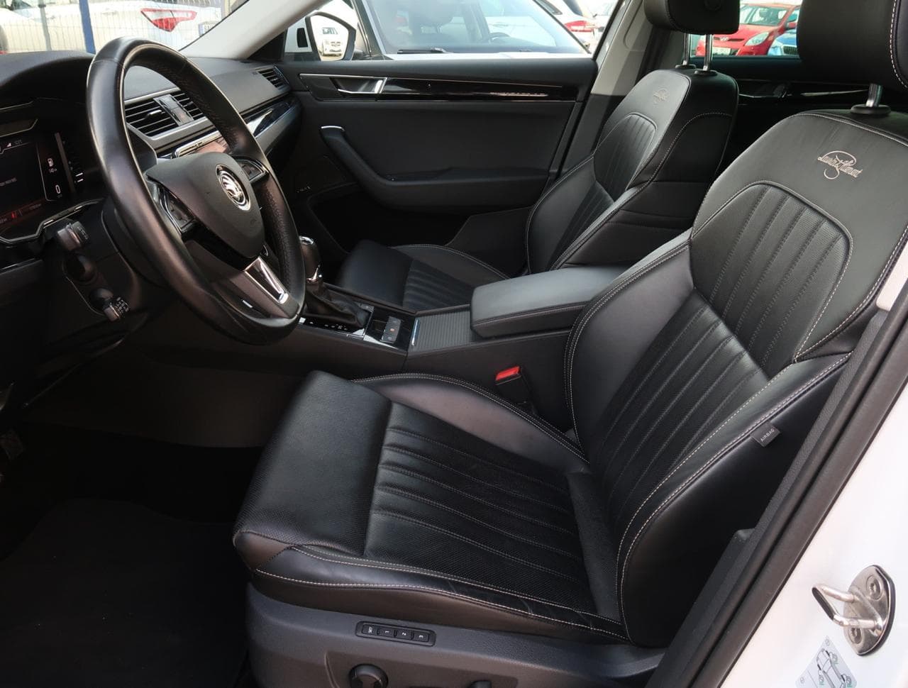 2020 Škoda SUPERB - 16