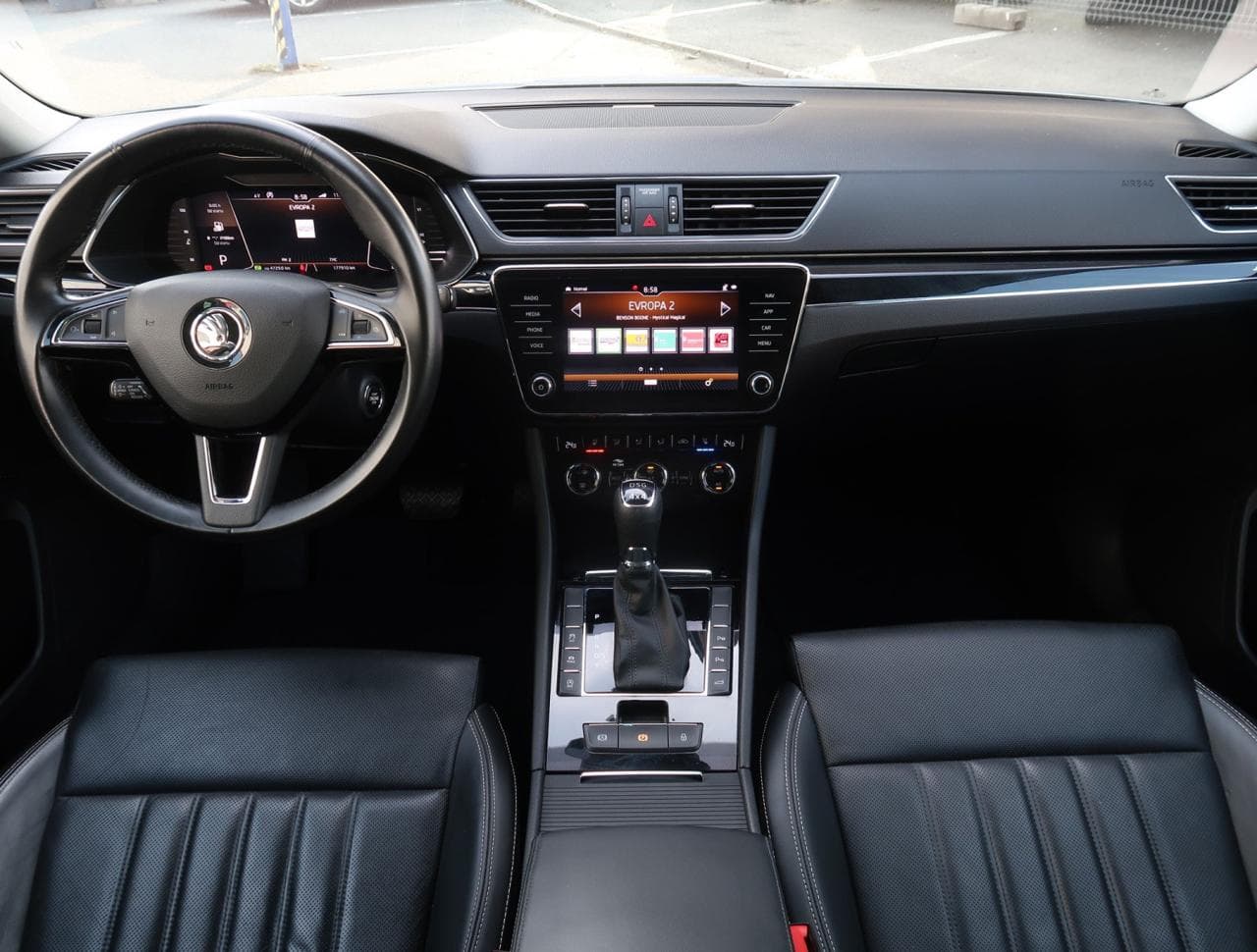 2020 Škoda SUPERB - 10
