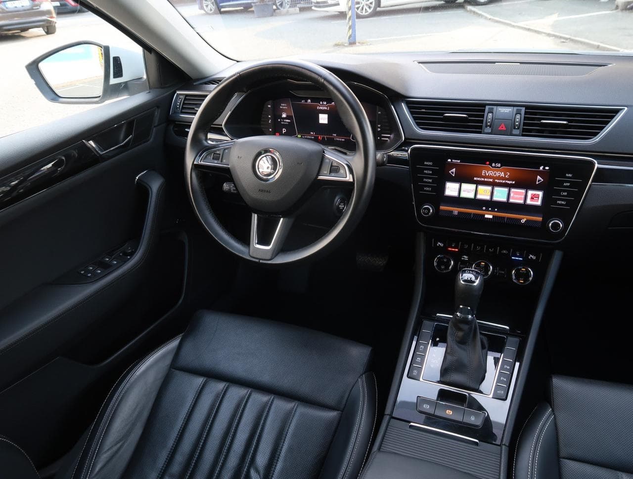 2020 Škoda SUPERB - 9