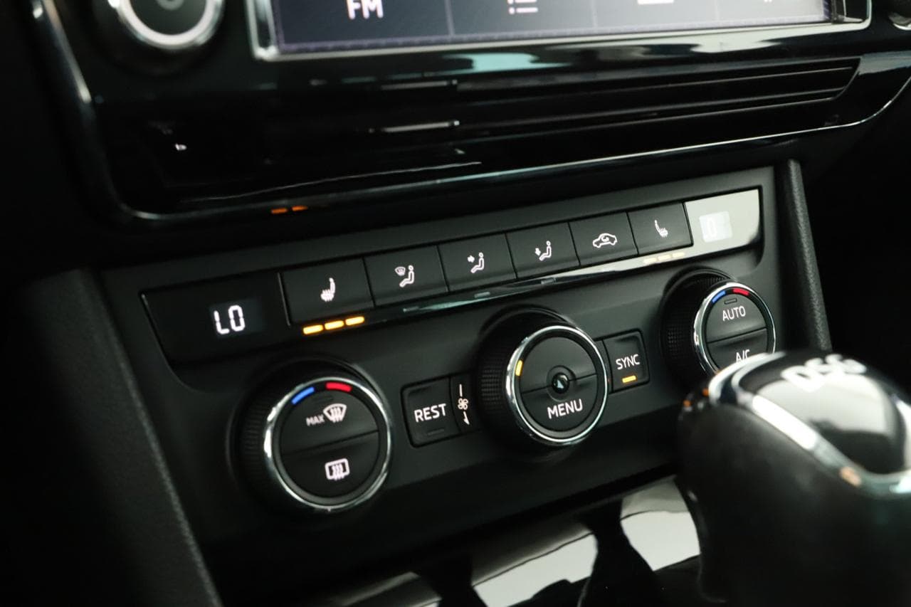 2016 Škoda Superb - 17