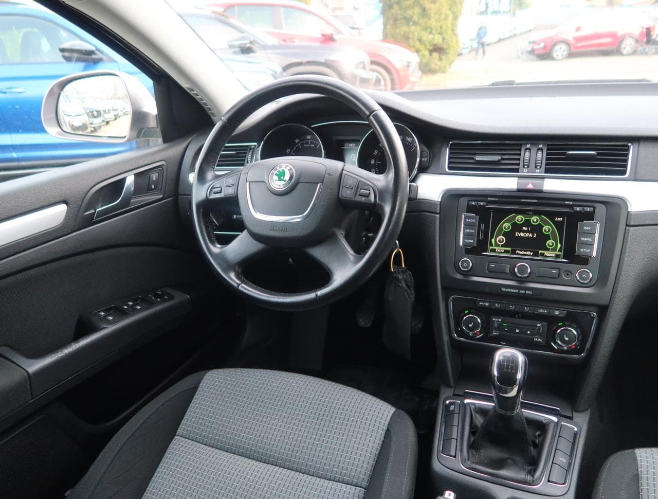 2010 Škoda Superb - 9