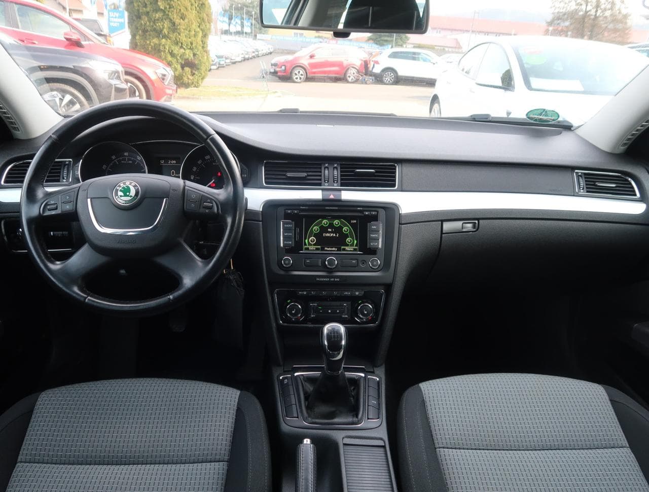 2010 Škoda Superb - 10