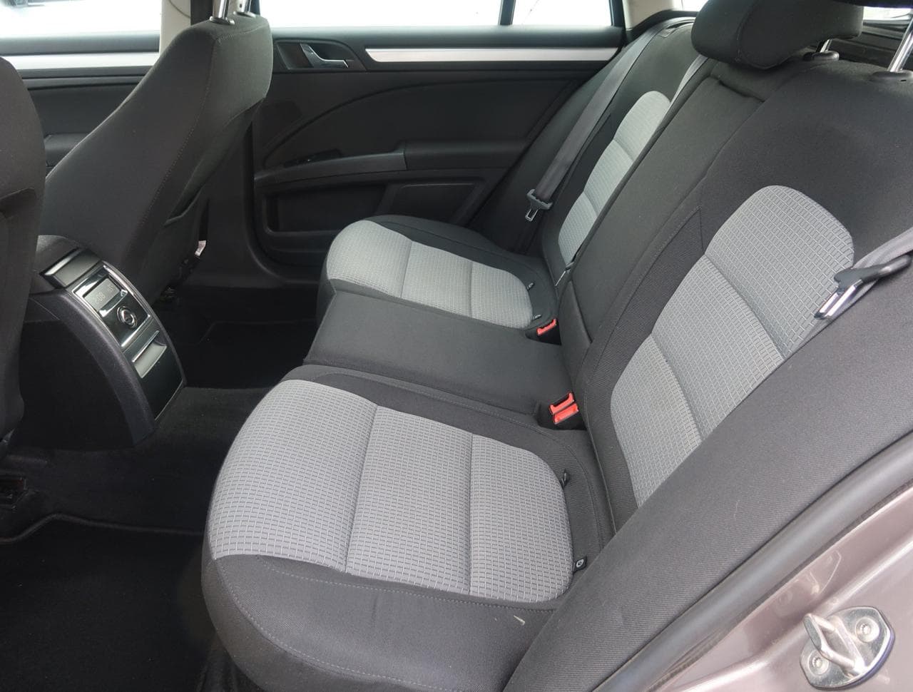 2010 Škoda Superb - 15