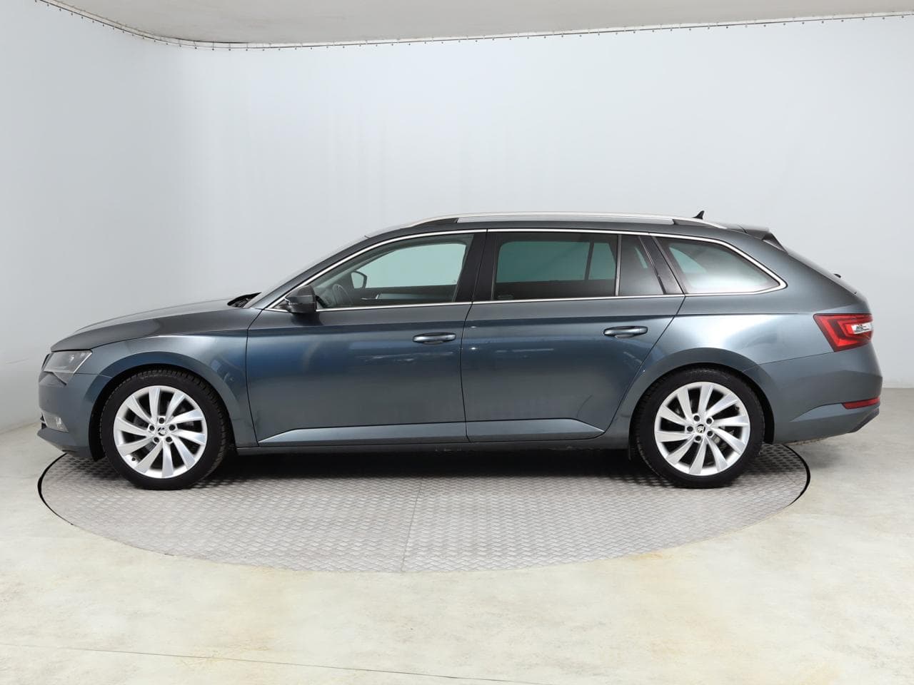 2017 Škoda SUPERB - 4
