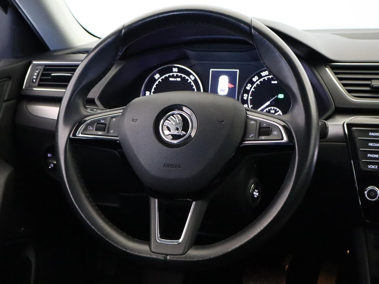2017 Škoda SUPERB - 20