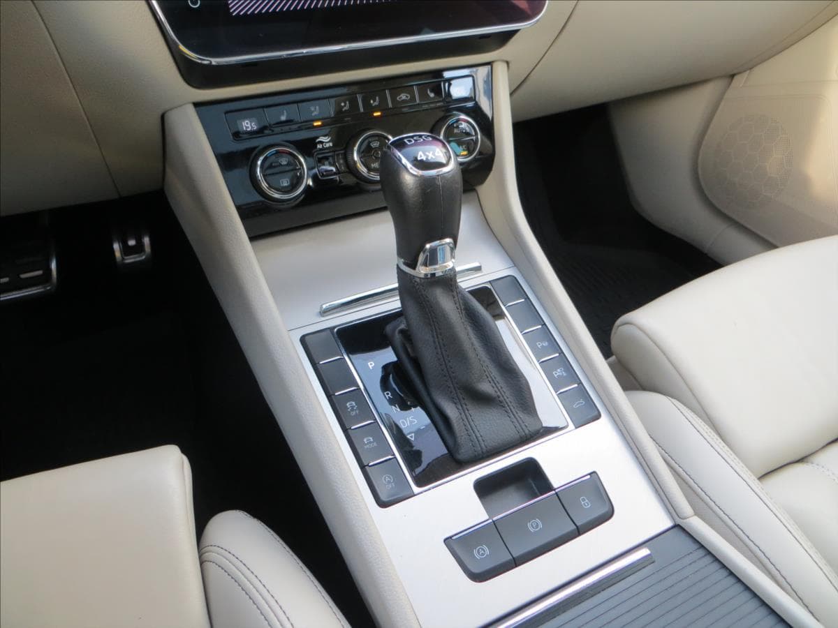 2021 Škoda SUPERB - 17