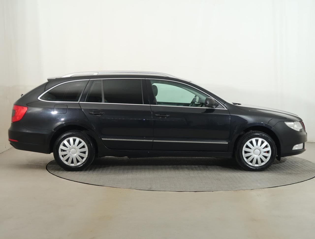 2011 Škoda Superb - 8