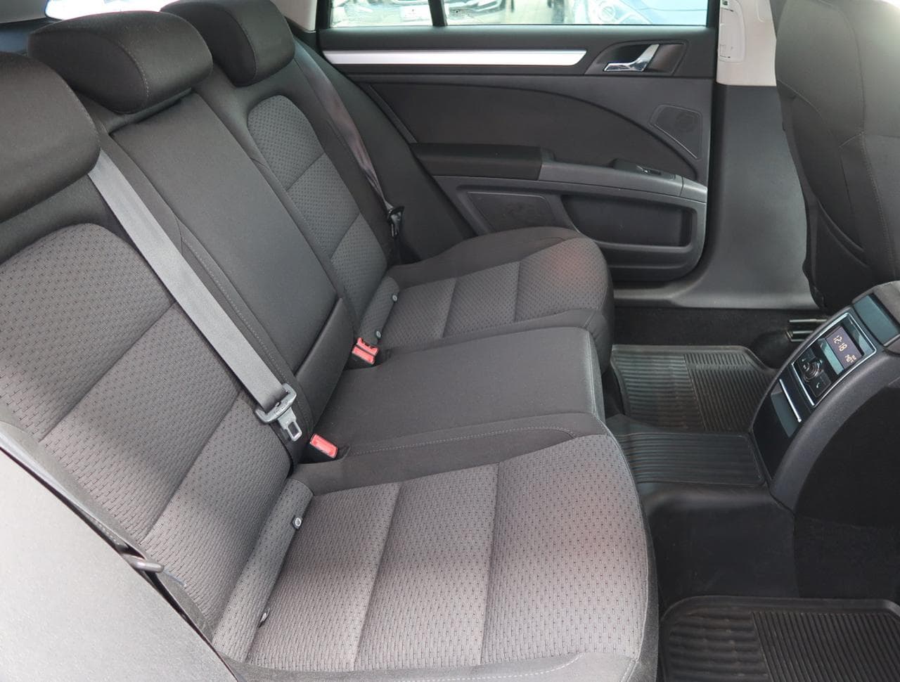 2011 Škoda Superb - 13