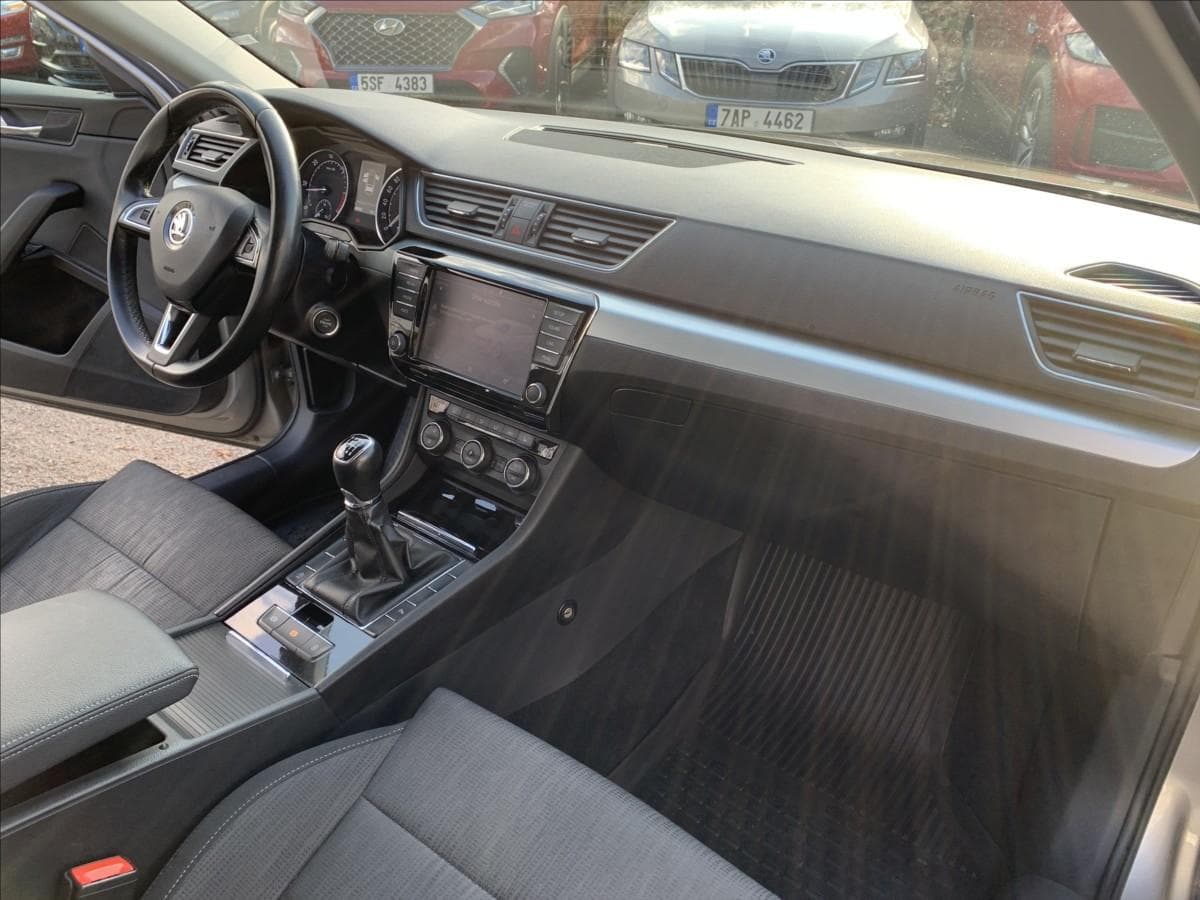 2017 Škoda Superb - 13