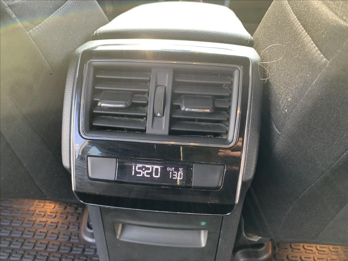 2017 Škoda Superb - 18