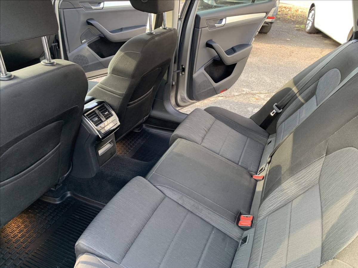 2017 Škoda Superb - 17