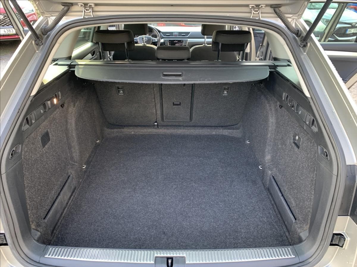 2017 Škoda Superb - 19