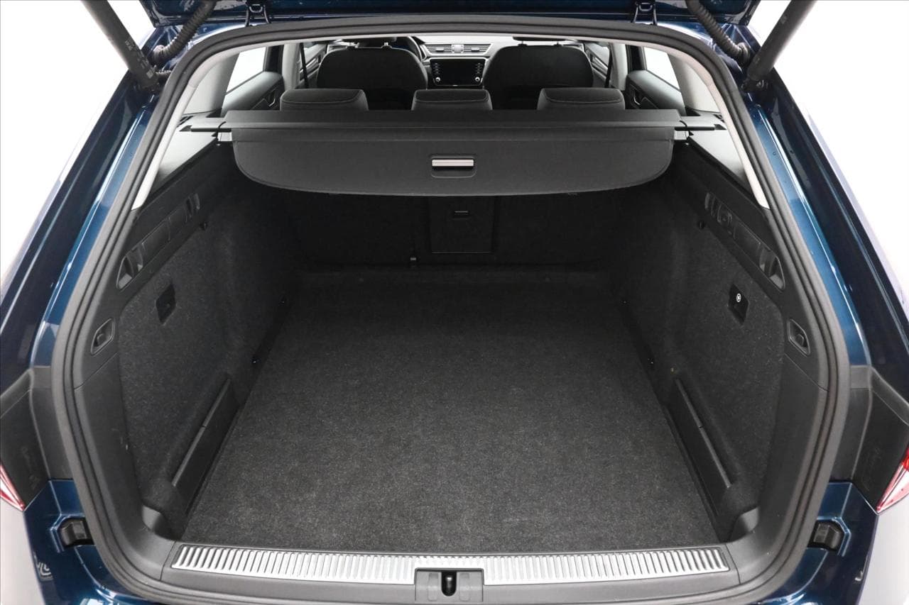 2022 Škoda SUPERB - 10
