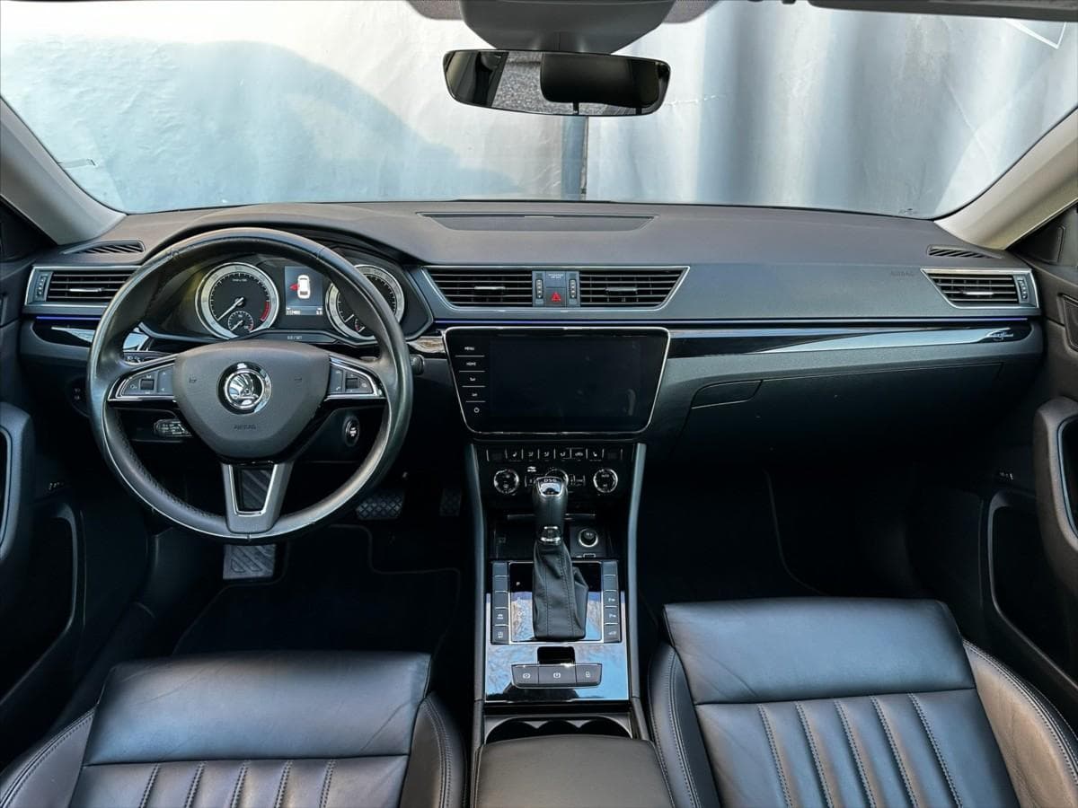 2018 Škoda SUPERB - 18