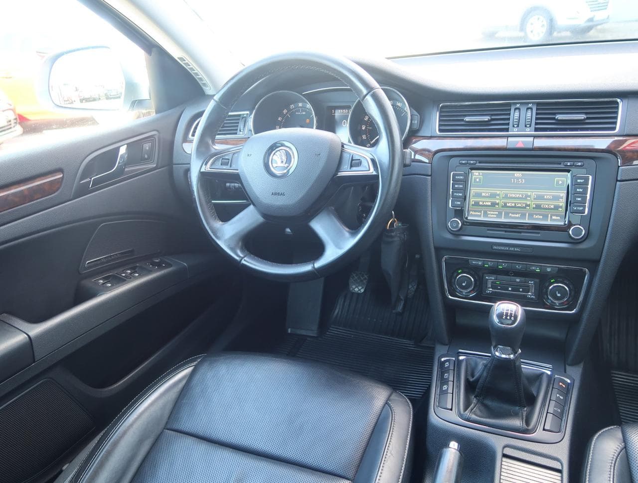 2015 Škoda SUPERB - 9
