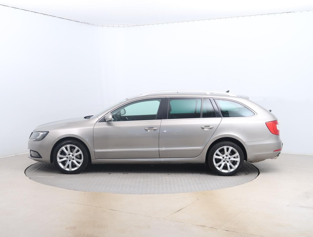 2015 Škoda SUPERB - 4