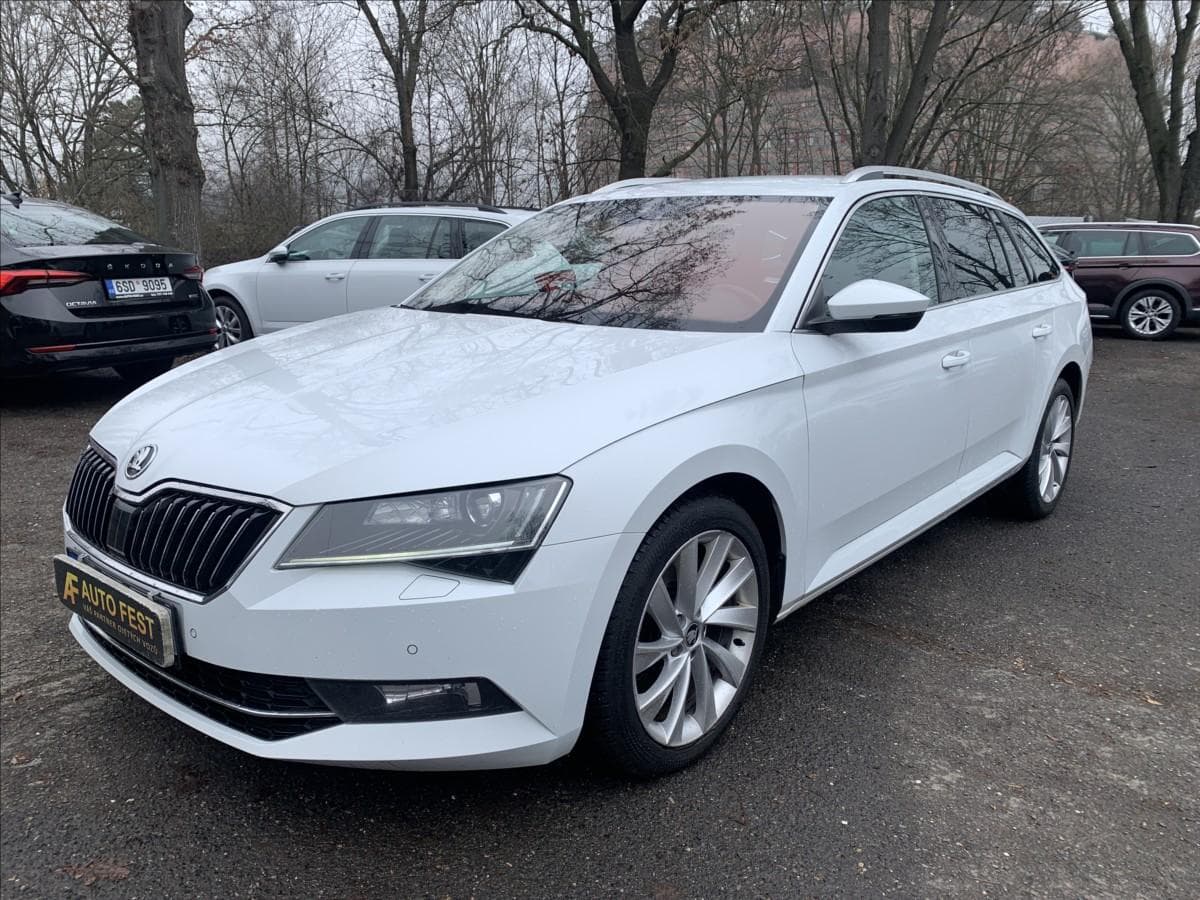 Škoda Superb 2,0 TDI NAVI ČR 1.MAJ SERVISKA kombi