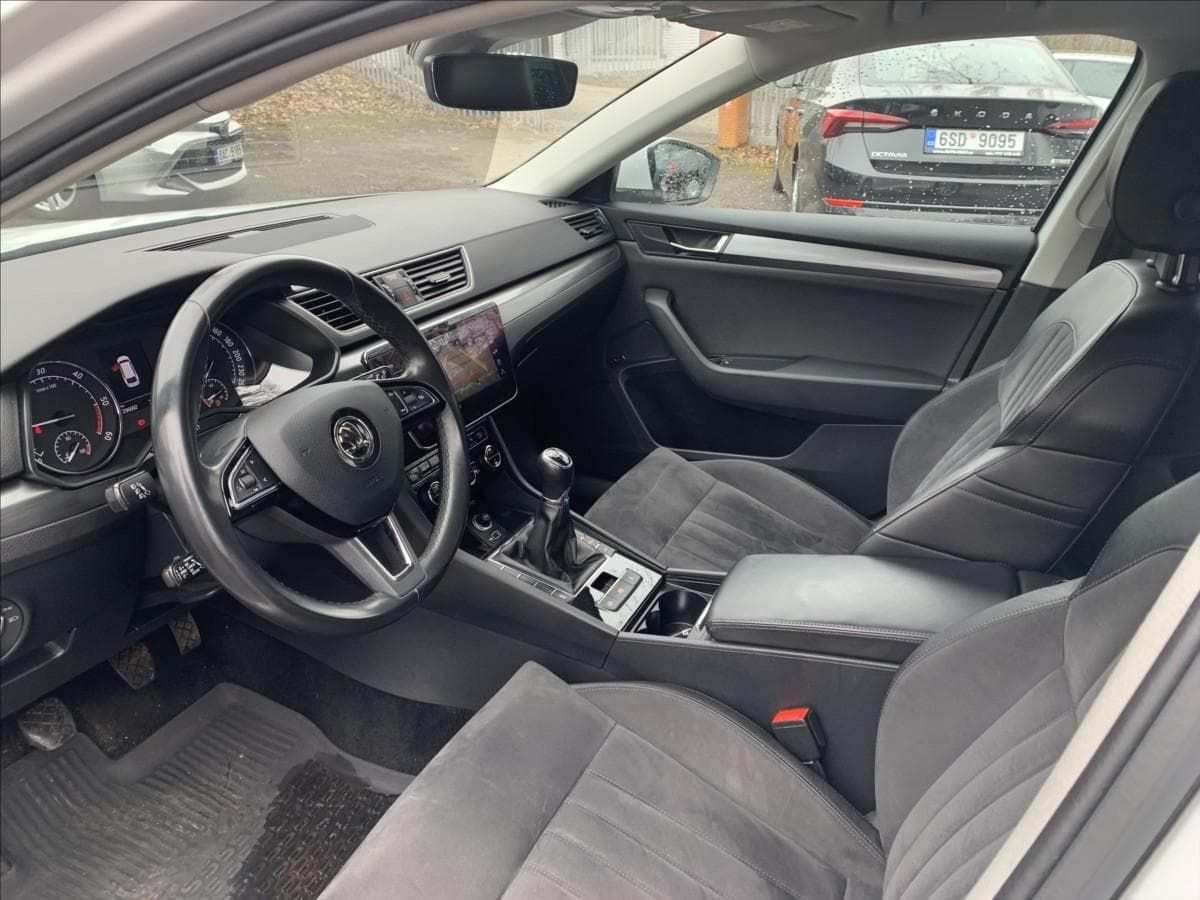 2018 Škoda Superb - 11