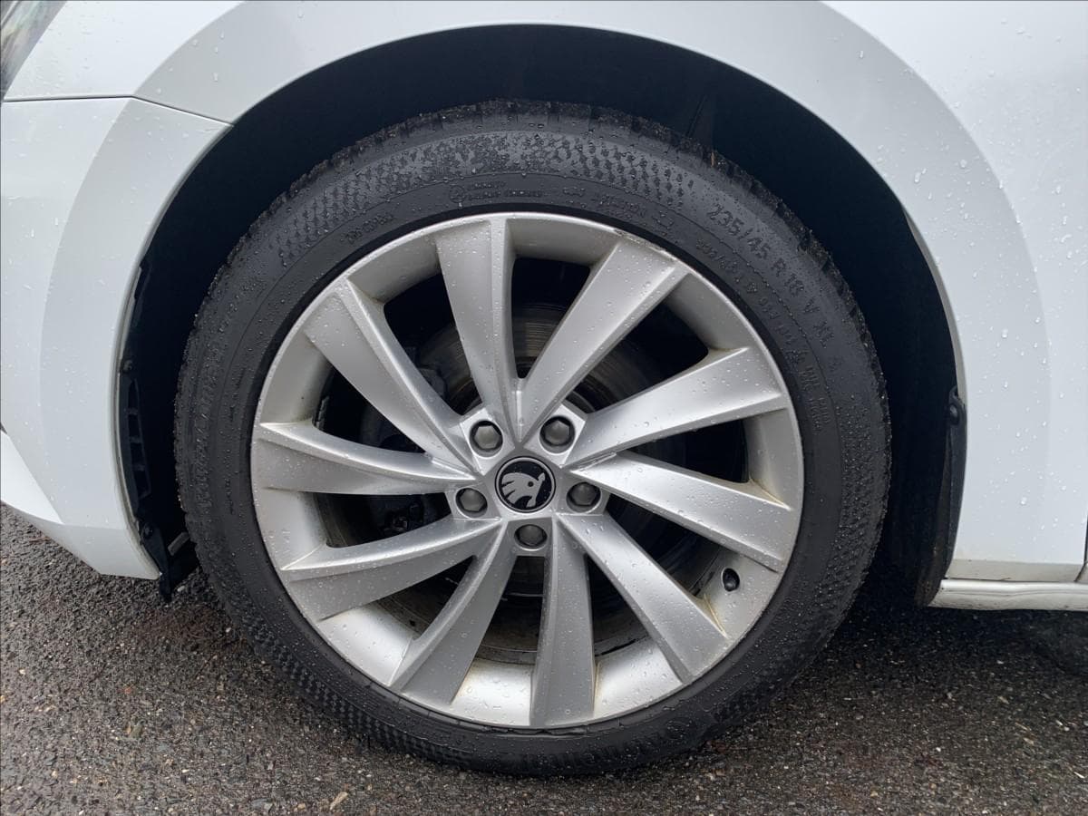 2018 Škoda Superb - 9