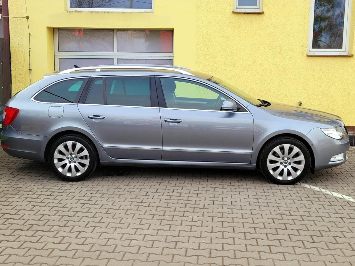 2012 Škoda SUPERB - 8