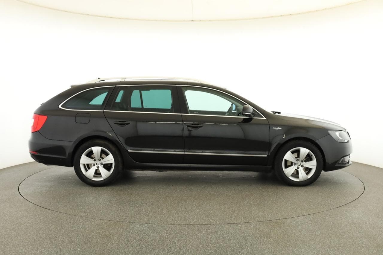 2014 Škoda SUPERB - 8