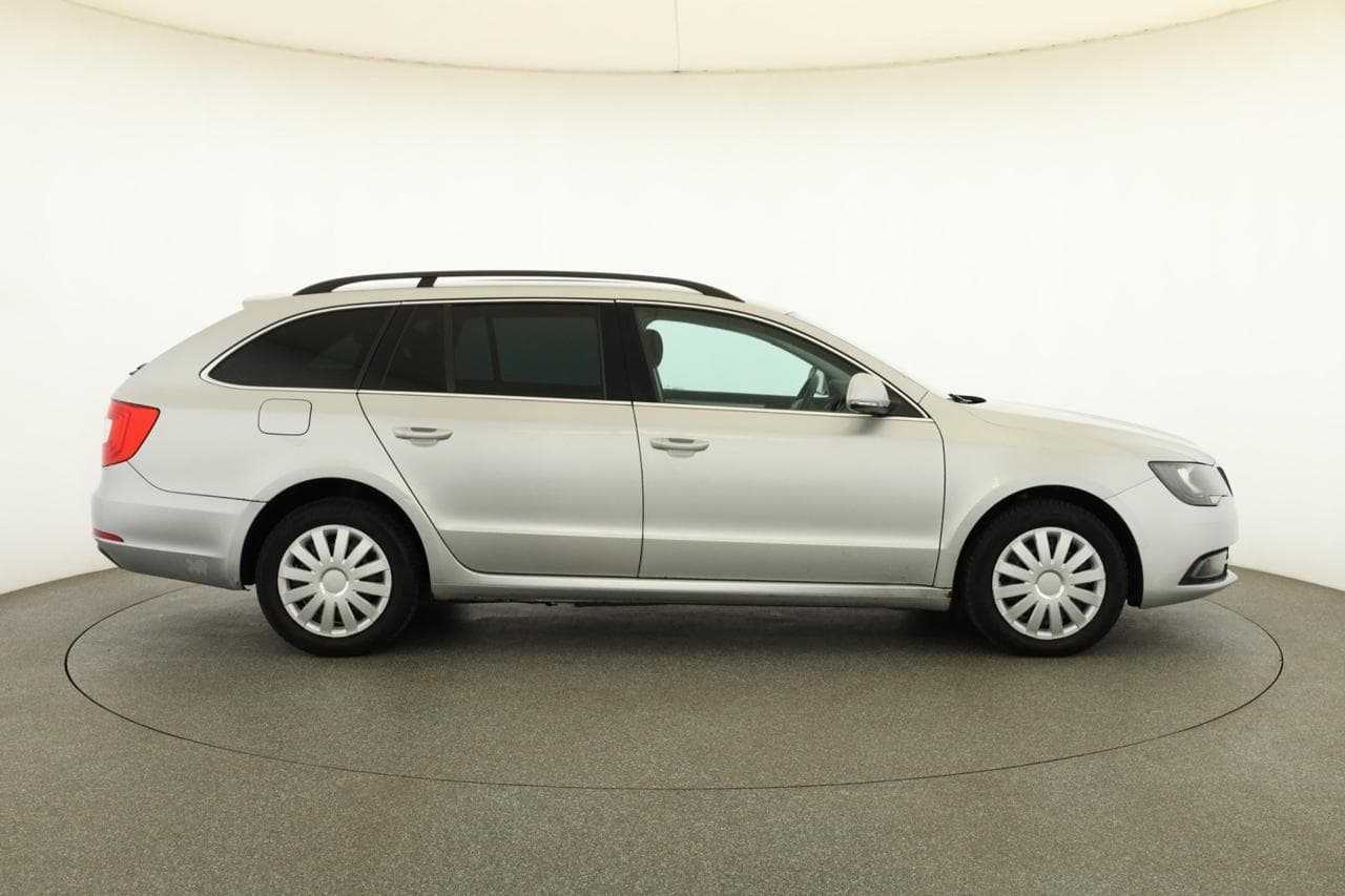 2013 Škoda SUPERB - 8