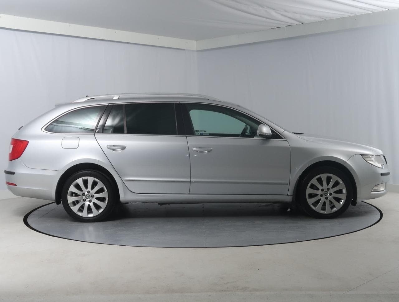 2010 Škoda SUPERB - 8