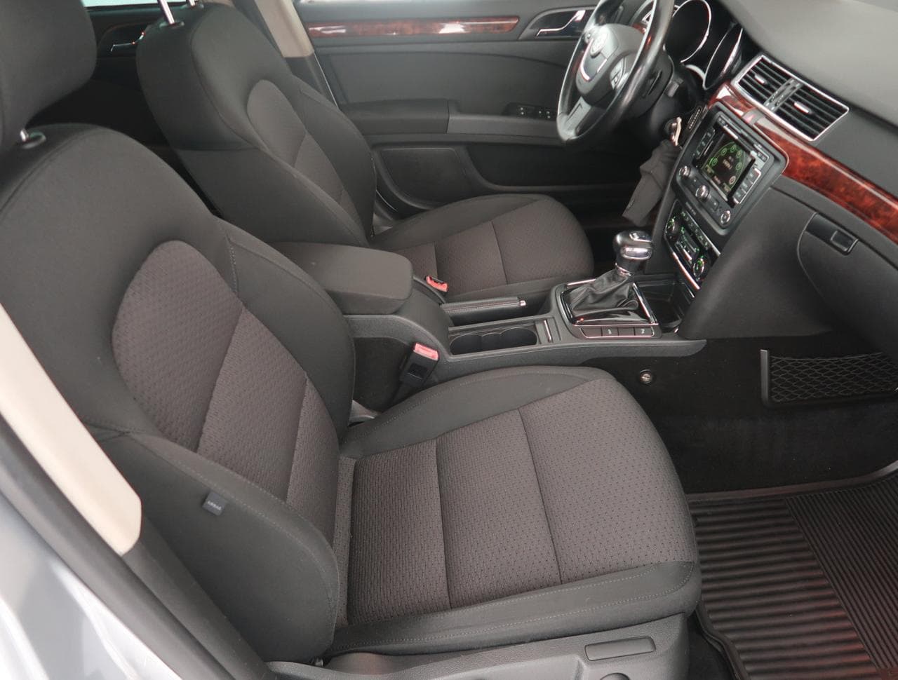 2010 Škoda SUPERB - 12