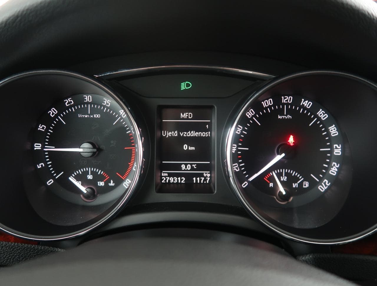 2010 Škoda SUPERB - 17