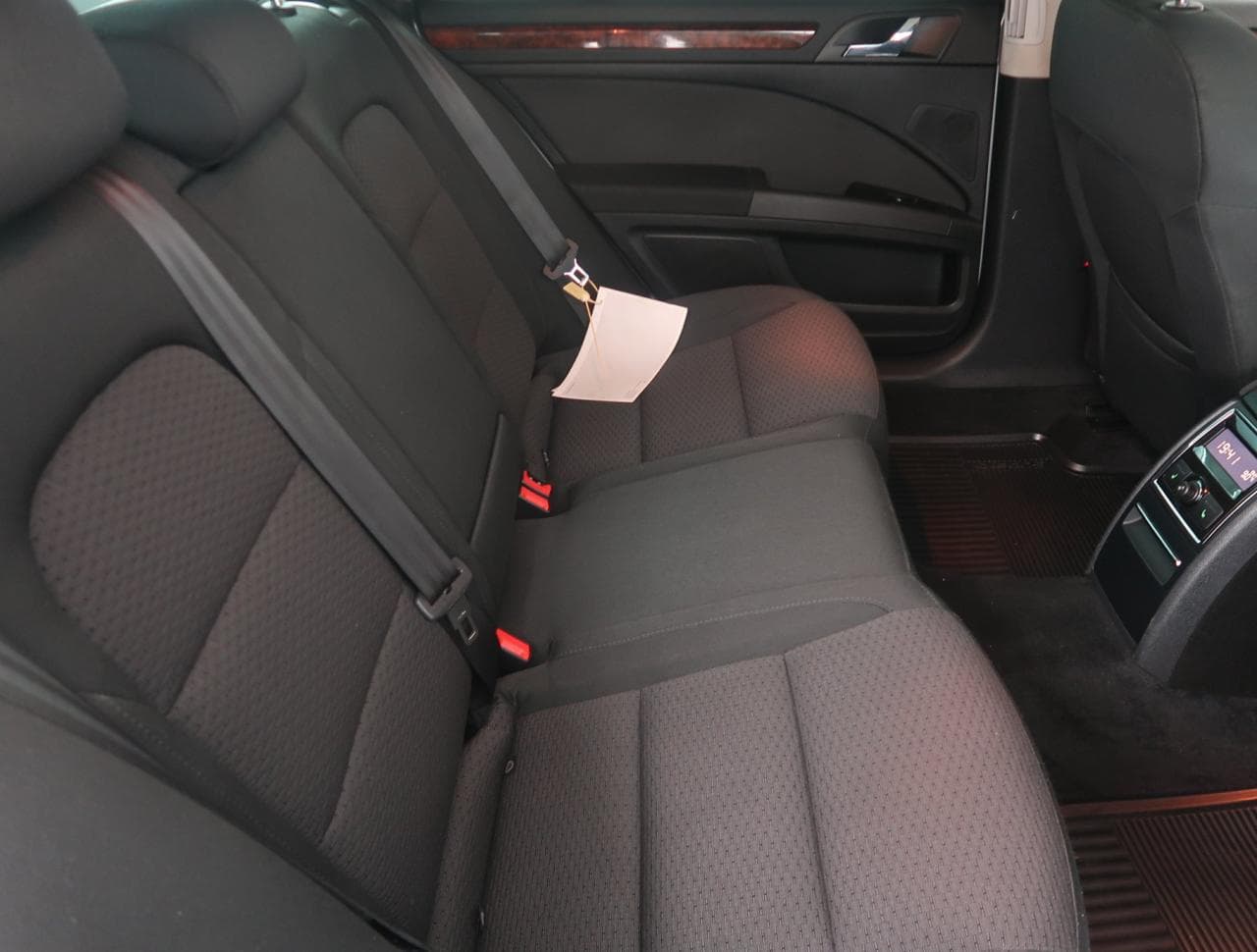 2010 Škoda SUPERB - 13