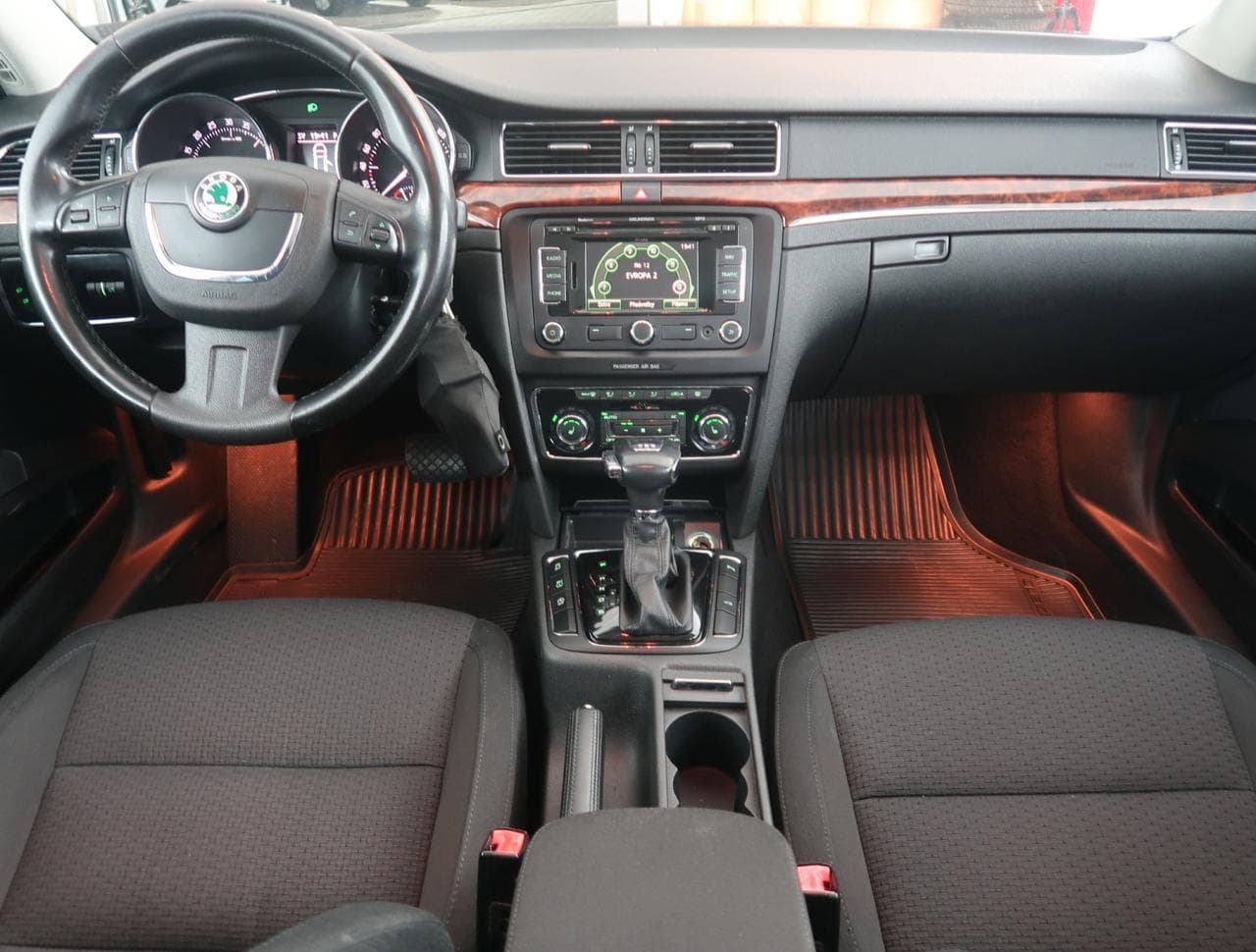 2010 Škoda SUPERB - 10