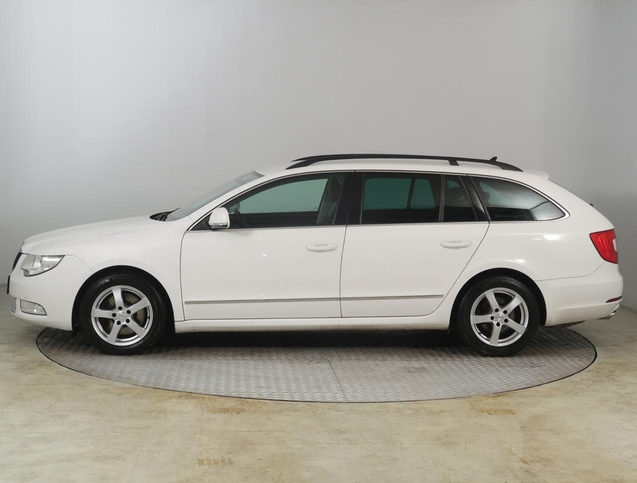 2012 Škoda SUPERB - 4