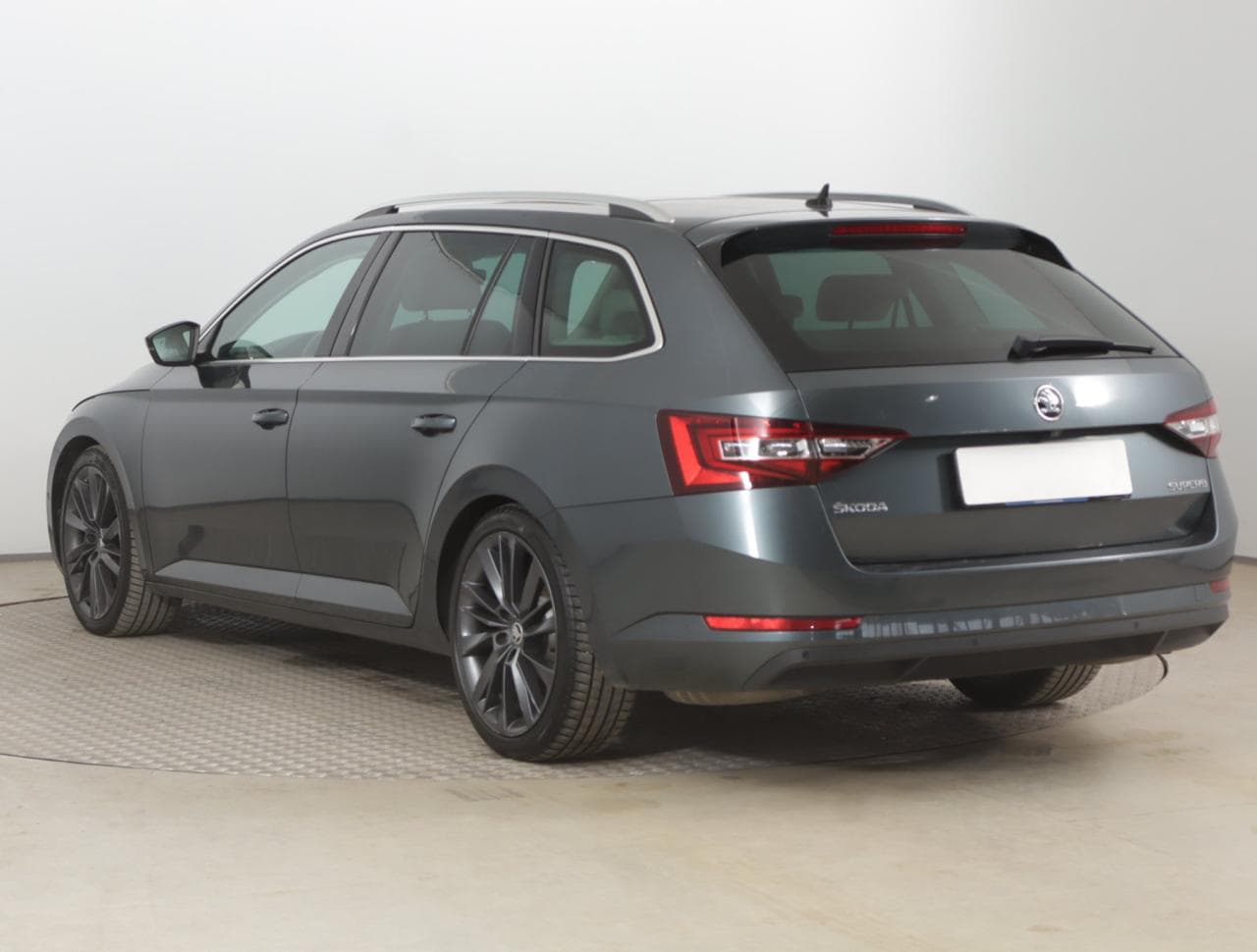 2018 Škoda SUPERB - 5