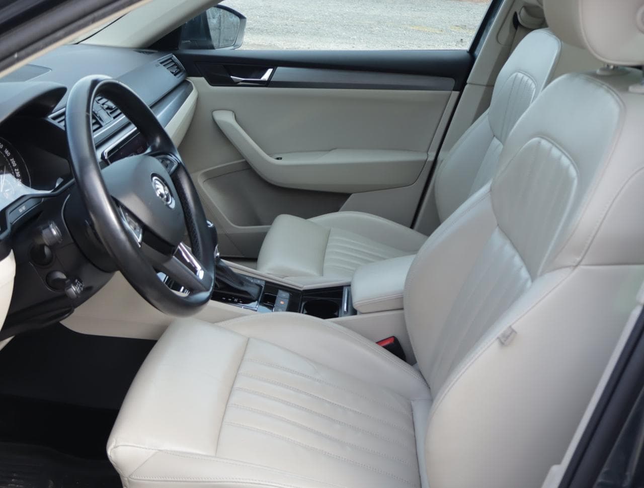 2018 Škoda SUPERB - 16