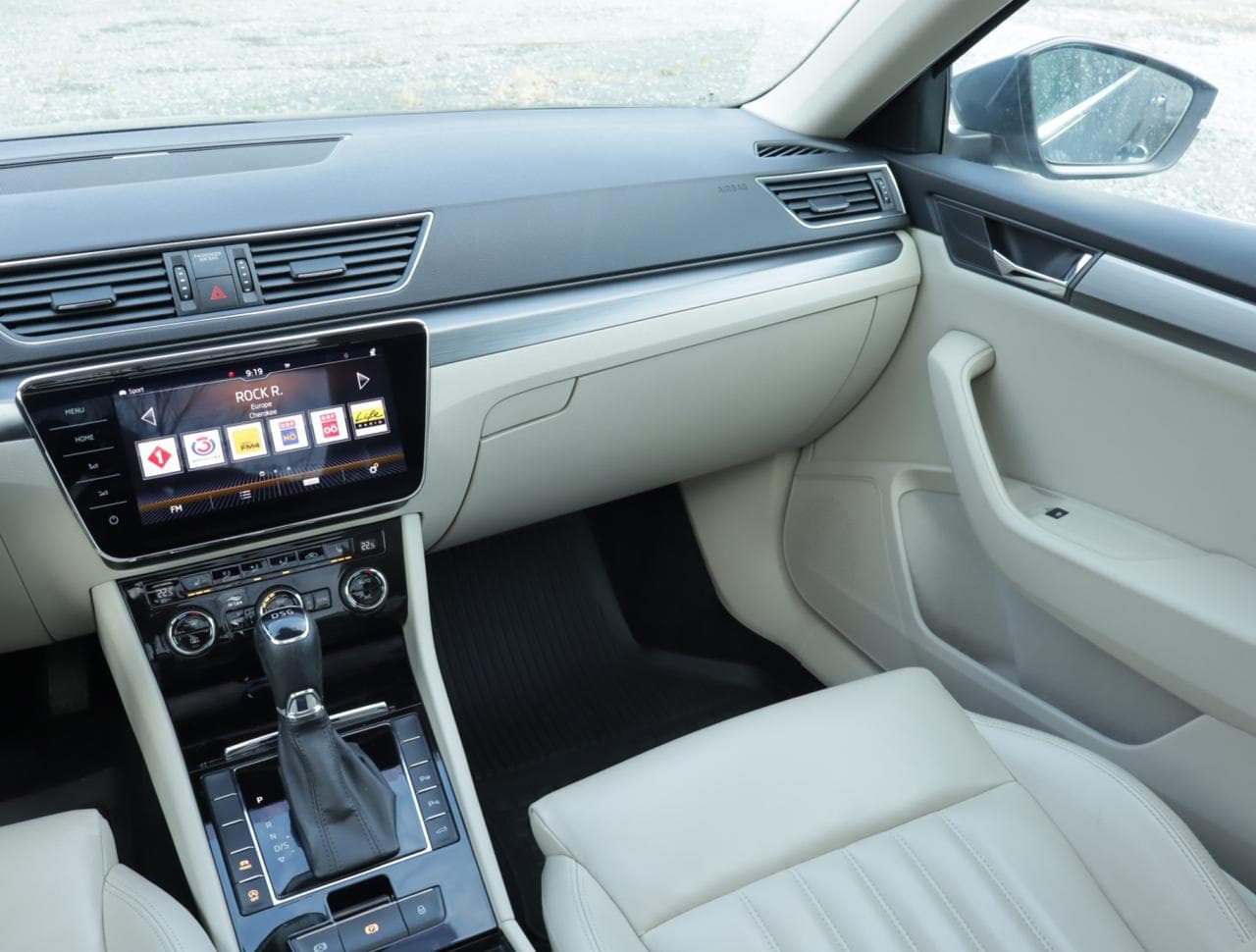 2018 Škoda SUPERB - 11