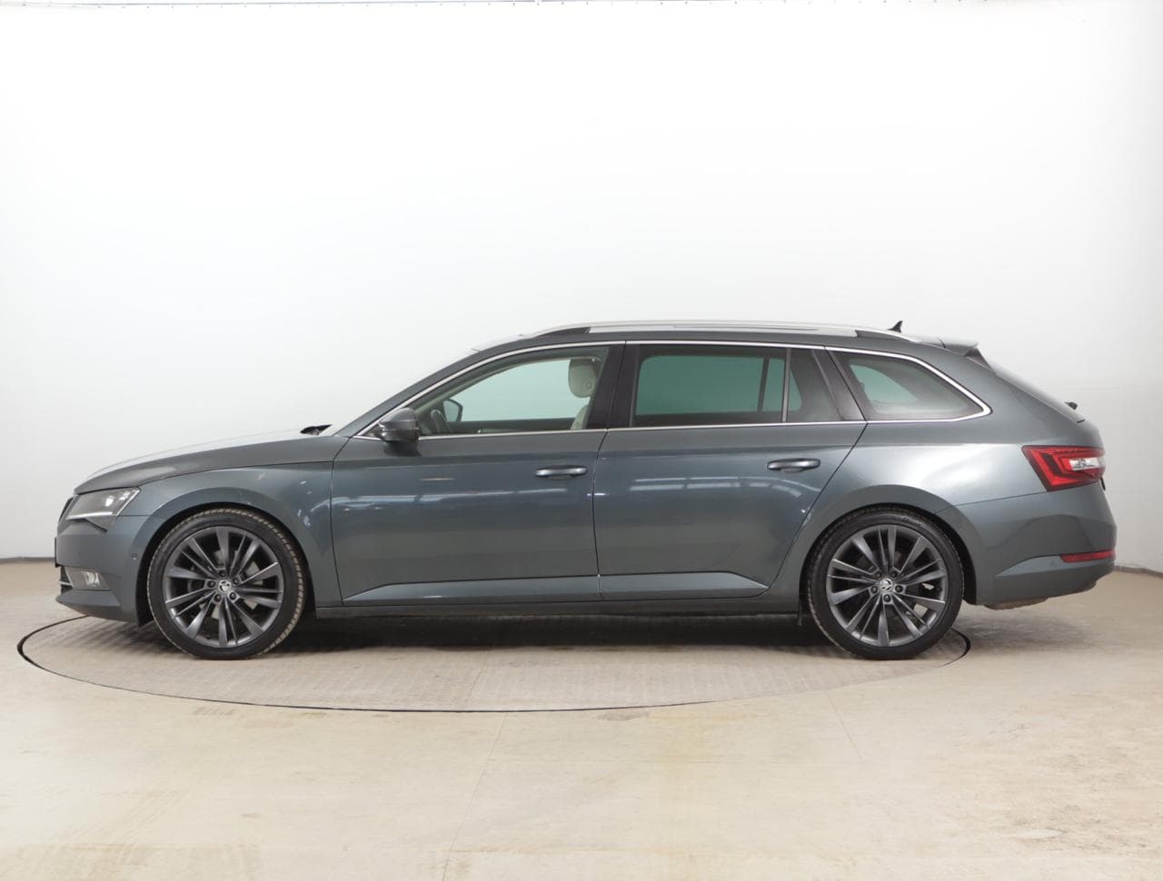 2018 Škoda SUPERB - 4