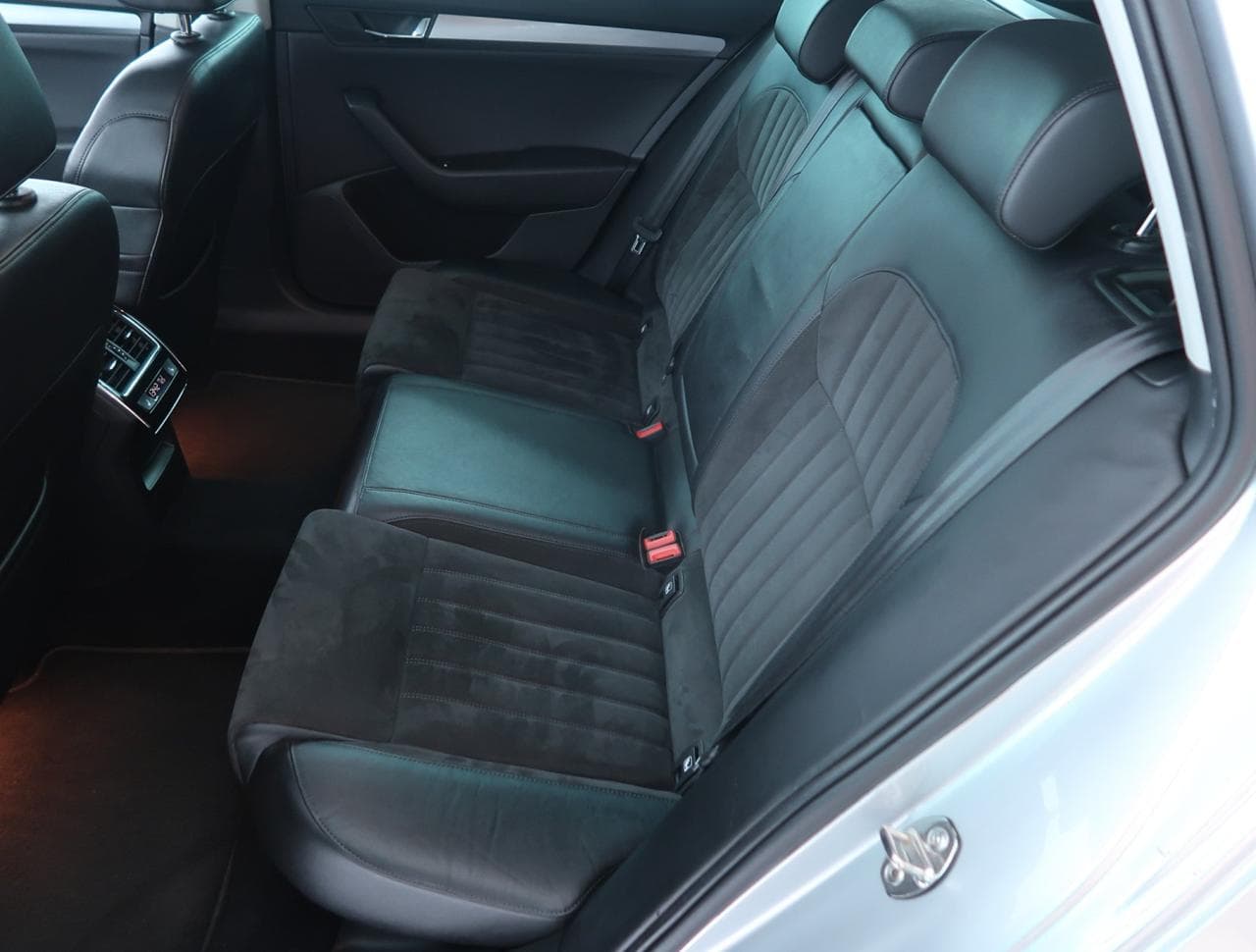2016 Škoda SUPERB - 15