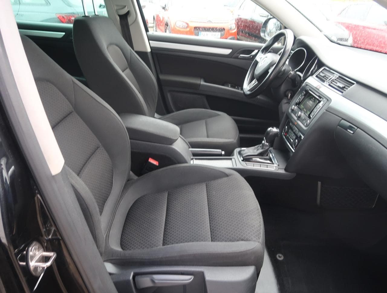 2014 Škoda SUPERB - 12