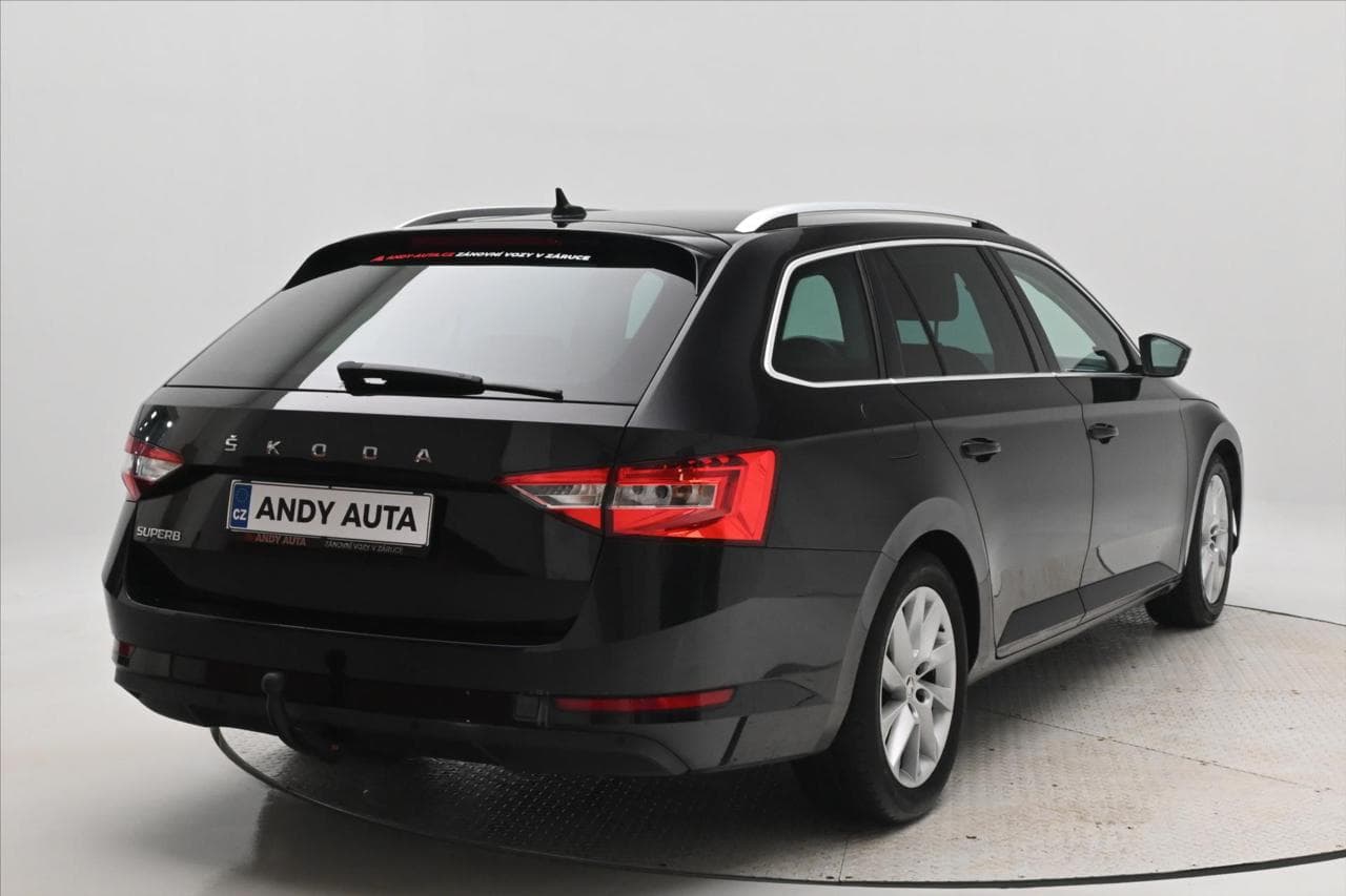2021 Škoda Superb - 9