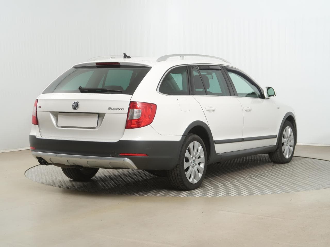 2013 Škoda SUPERB - 7