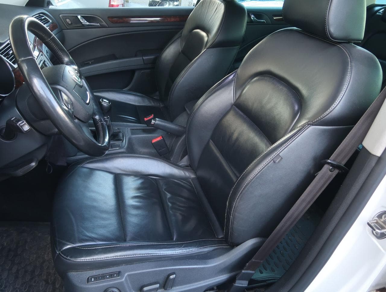 2013 Škoda SUPERB - 16
