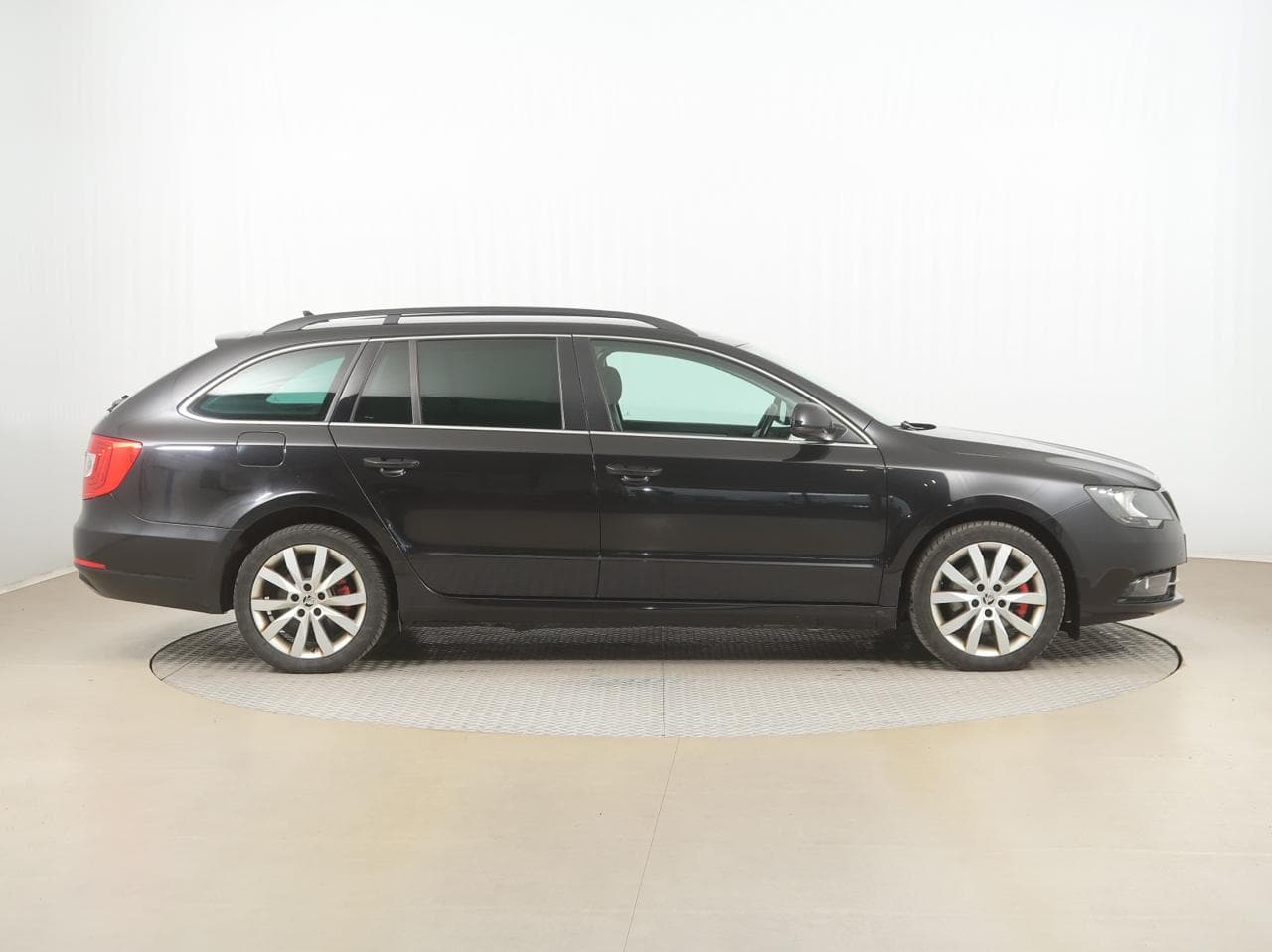 2014 Škoda SUPERB - 8